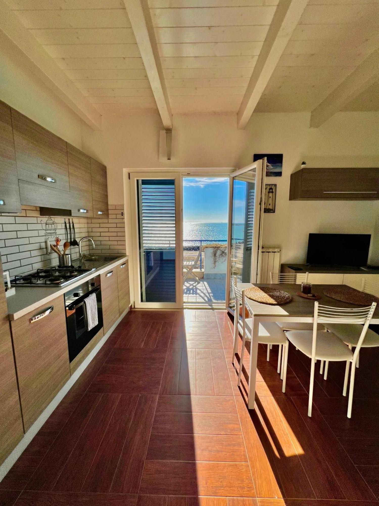 Alba Suite-Rome Airport Fco-Fronte Mare Fiumicino Exterior foto